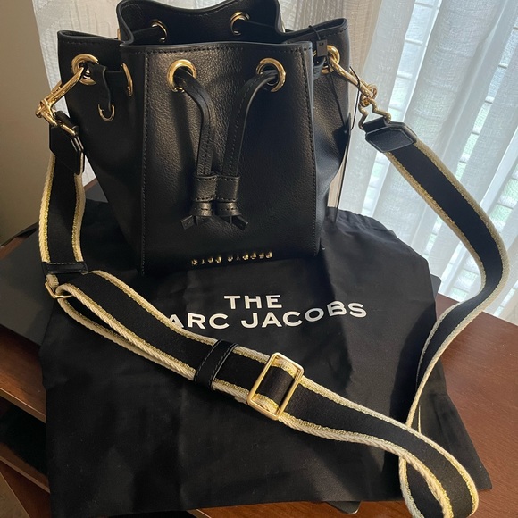 Meet your Posher, Antoinette - Picture 4 of 16